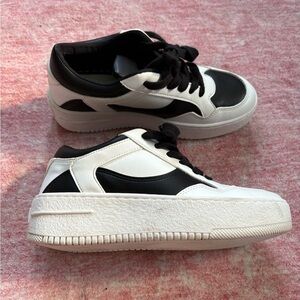 Alice + Olivia Stacey Bendet Chunky Black and White Sneakers Size 37